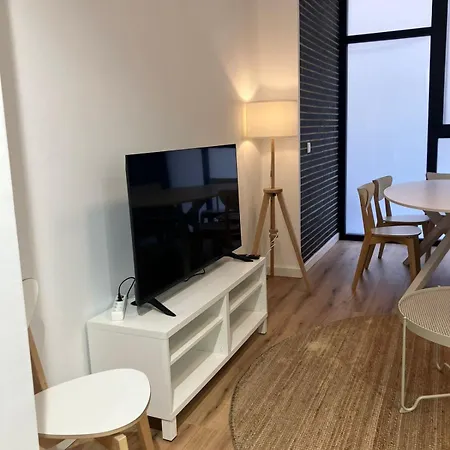 Ultra Ruzafa 6 דירה *